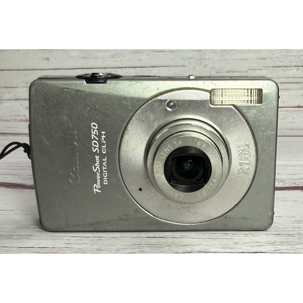 Canon PowerShot SD750 Elph Digital Camera Silver For Parts or Repair
